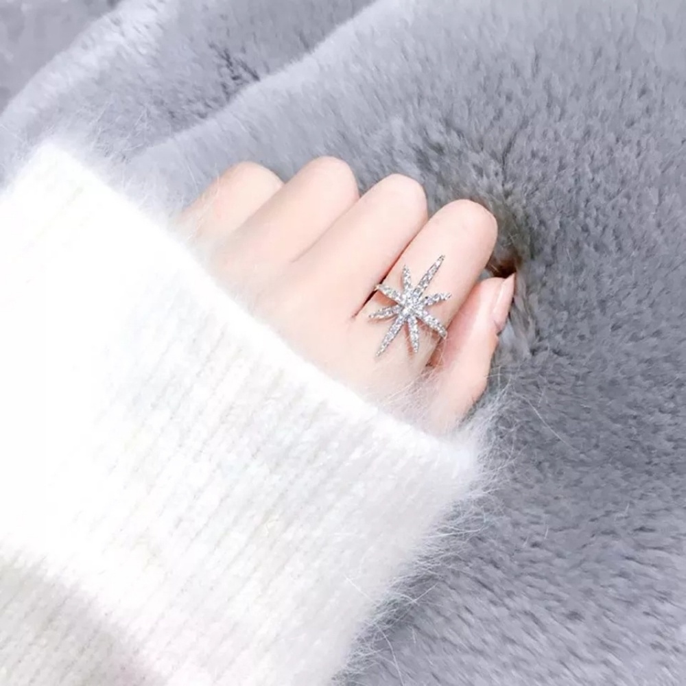 Silver Crystal Star Snowflake Ring - Picture 6 of 8